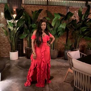 A beautiful long dress for dinner nights